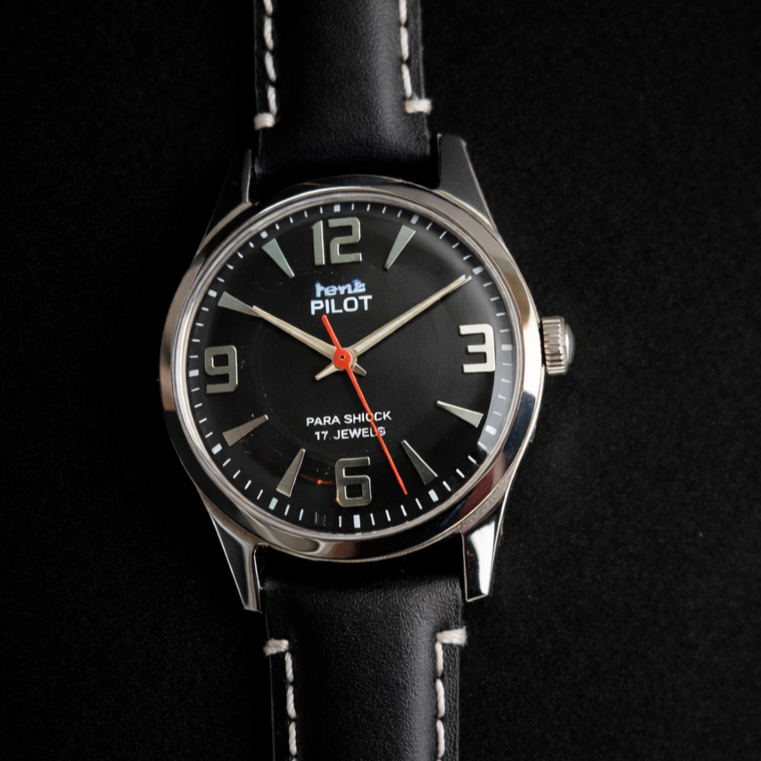 Vintage MOD HMT Pilot Hand Winding 17 Jewels Black Face Black Band Men's Wrist Watch F75