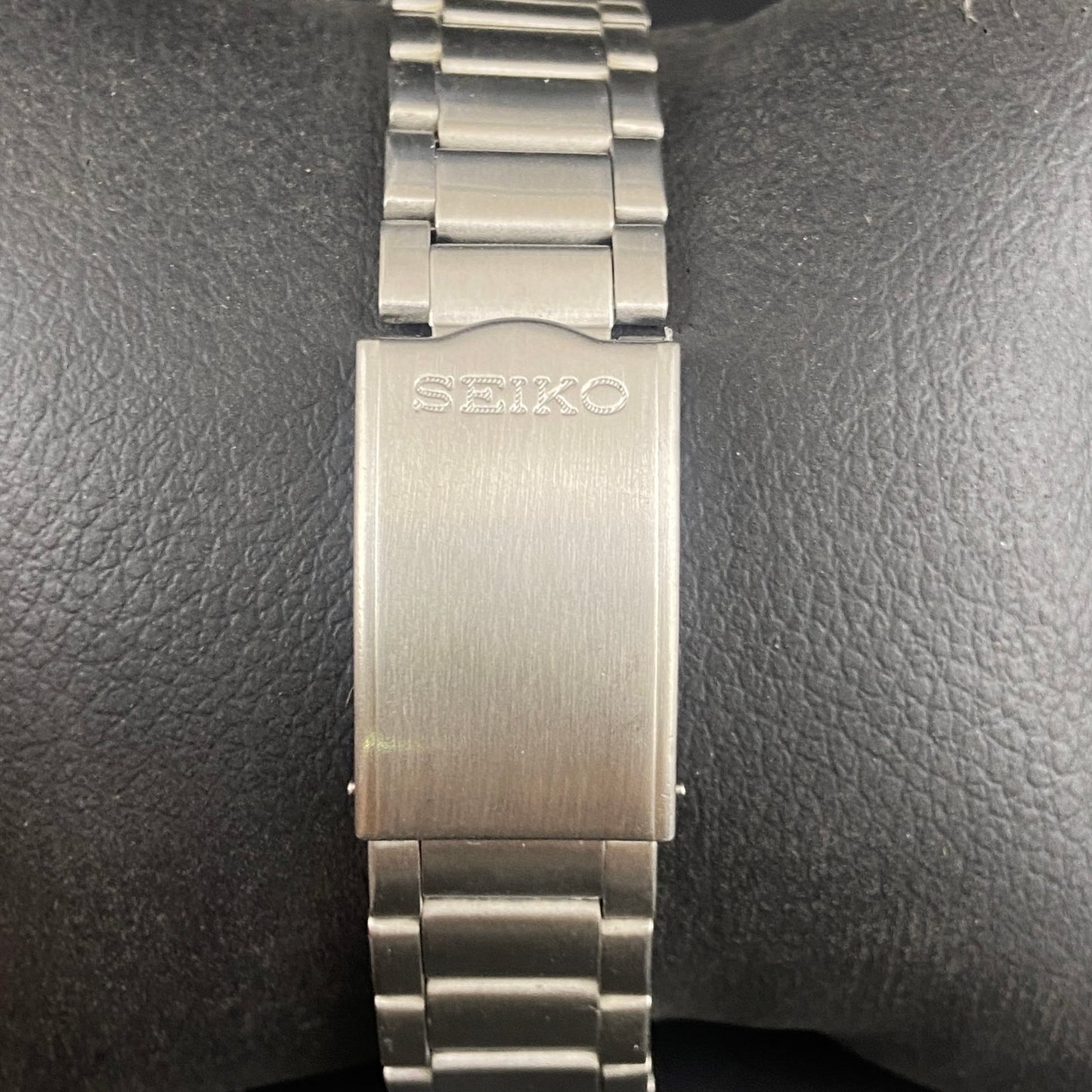 Vintage Original Seiko 5 Automatic Black Face Cal. 7009 Men's Wrist Watch Serviced.