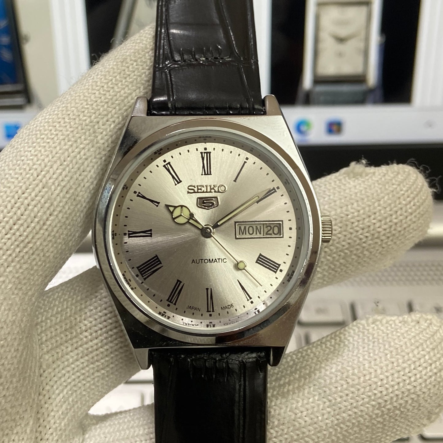 Vintage Seiko 5 Automatic17Jewels Cal. 6309 Silver Face Black Band Men's Wrist Watch SB30