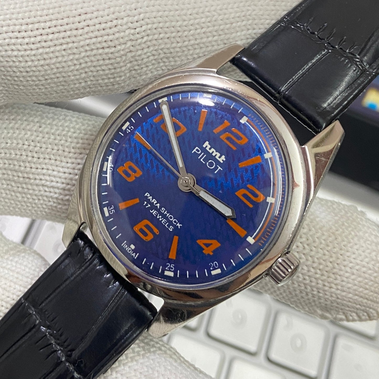 Vintage Mod HMT Pilot Hand Winding 17 Jewels Blue Face Black Band Men's Wrist Watch B06