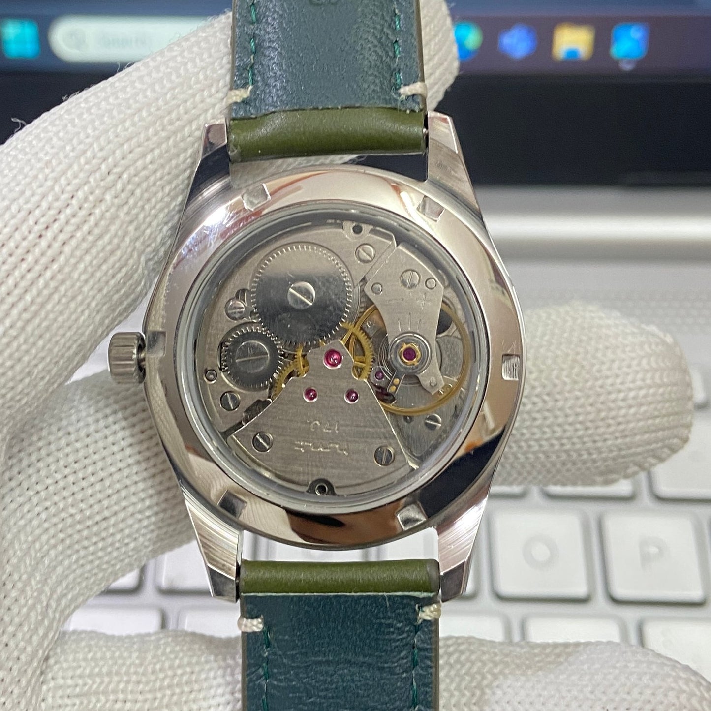 Vintage HMT Pilot Hand Winding 17 Jewels Green Face Green Band Men's Wrist Watch B08