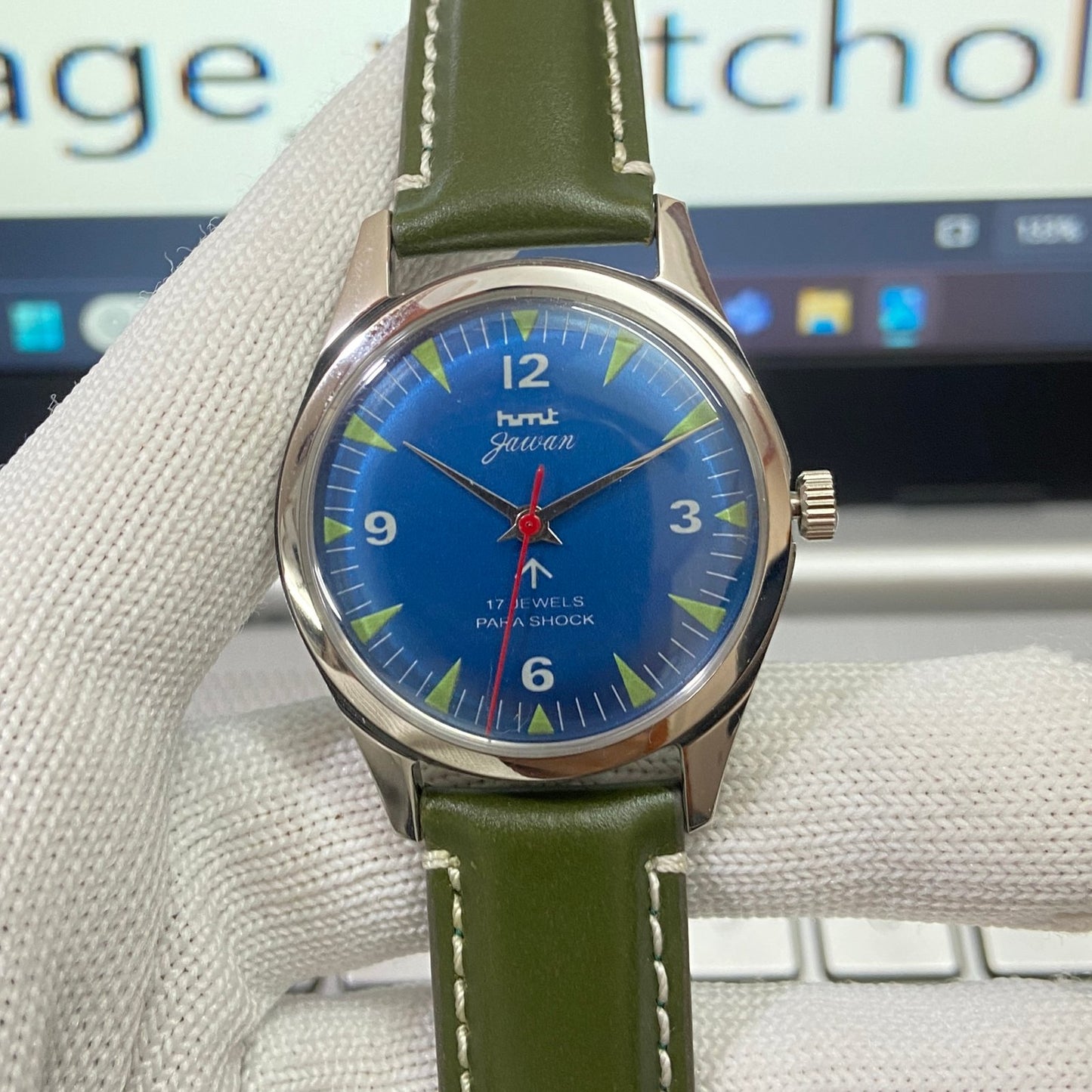 Vintage HMT Jawan Hand Winding 17 Jewels Blue Face Green Band Men's Wrist Watch B12
