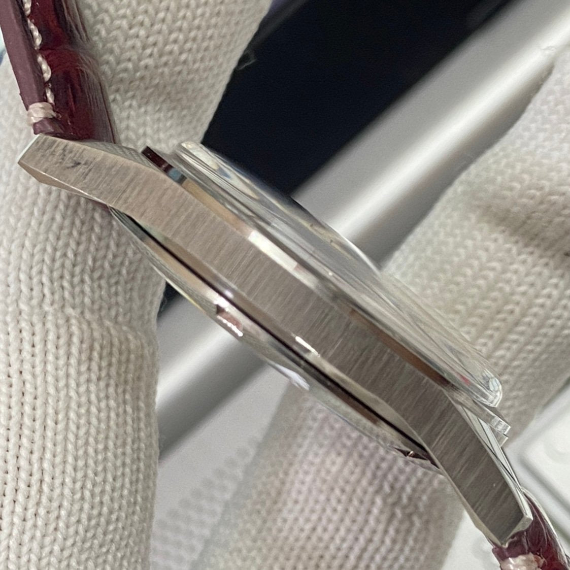 Vintage HMT Devanagari Hand Winding 17 Jewels White Face Red Band Men's Wrist Watch B19