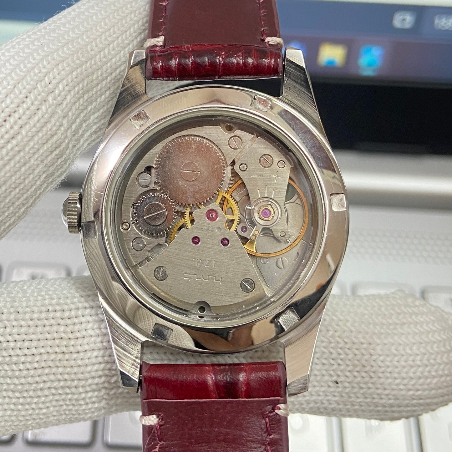 Vintage HMT Devanagari Hand Winding 17 Jewels White Face Red Band Men's Wrist Watch B19