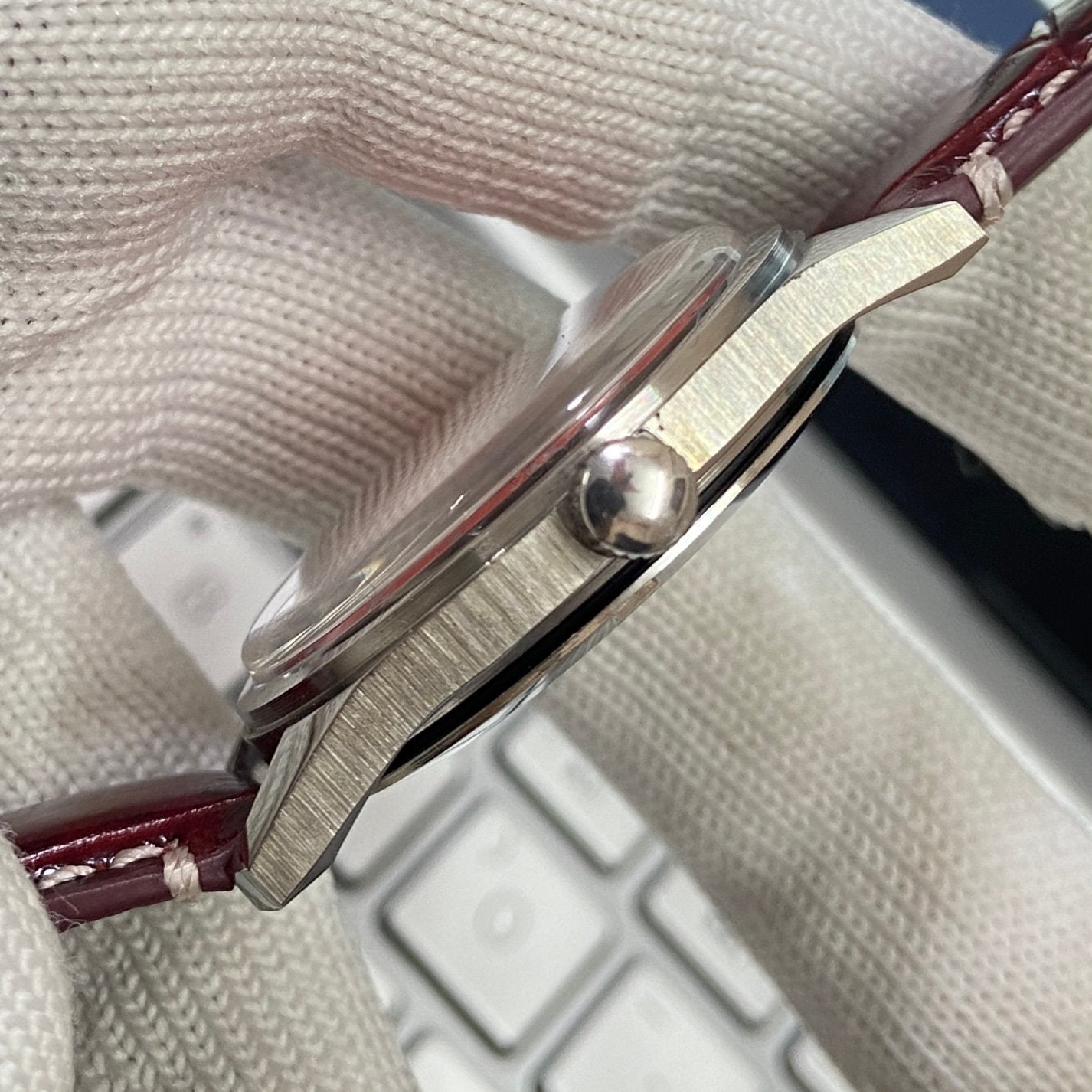 Vintage HMT Janata Hand Winding 17 Jewels Orange Face Red Band Men's Wrist Watch B27