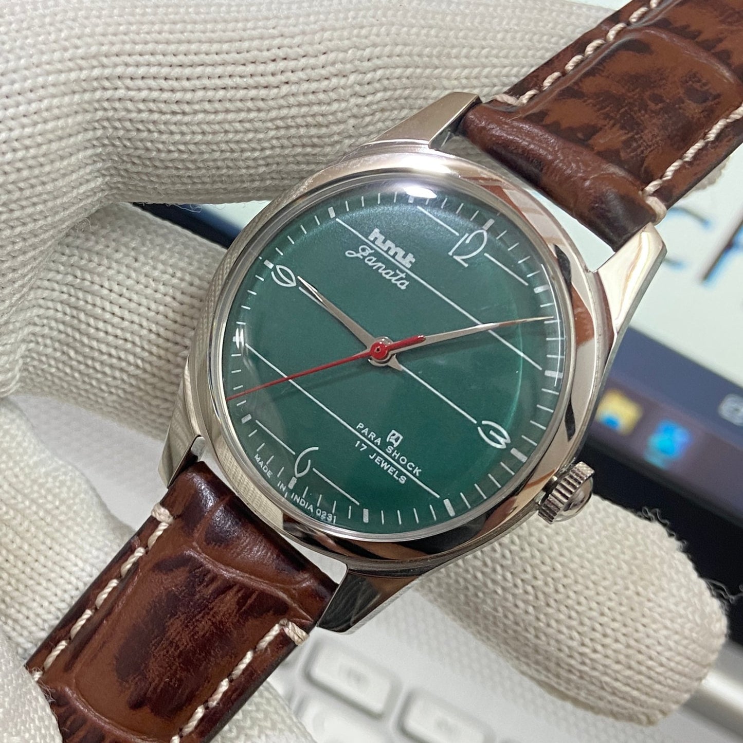 Vintage HMT Janata Hand Winding 17 Jewels Green Face Brown Band Men's Wrist Watch B29