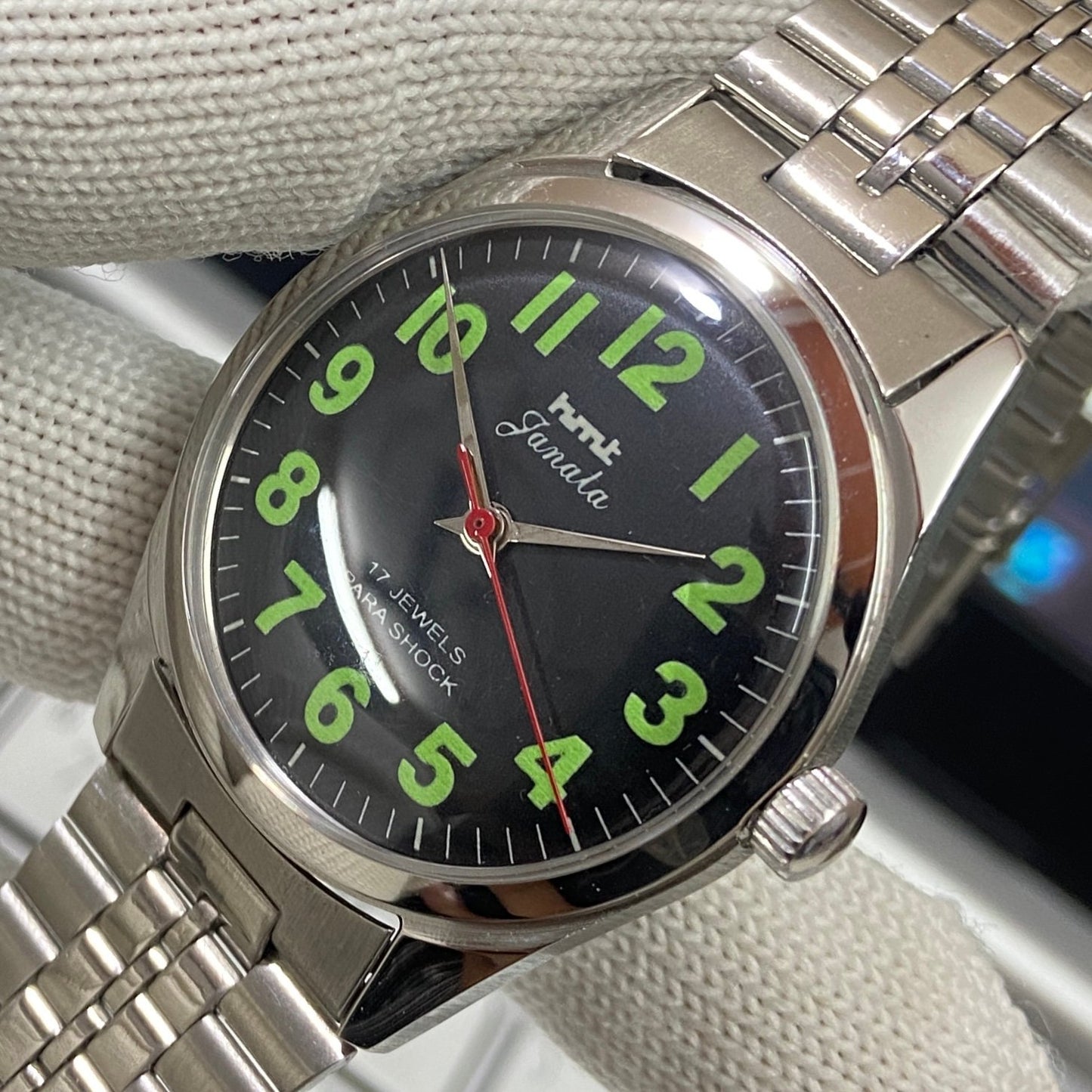 Vintage HMT Janata Hand Winding 17 Jewels Black Face Men's Wrist Watch B32