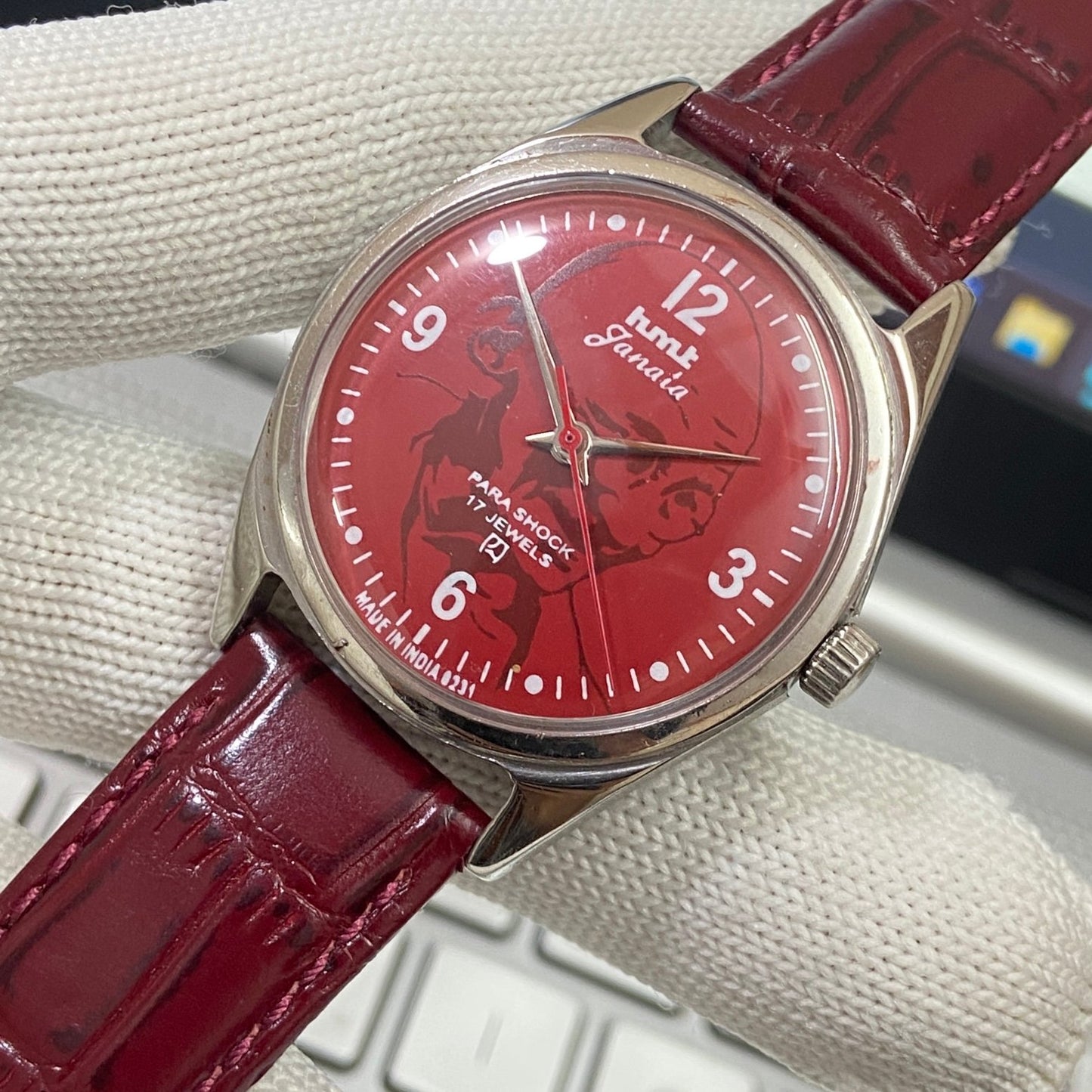 Vintage HMT Janata Gandhi Hand Winding 17 Jewels Red Face Red Band Men's Wrist Watch B34