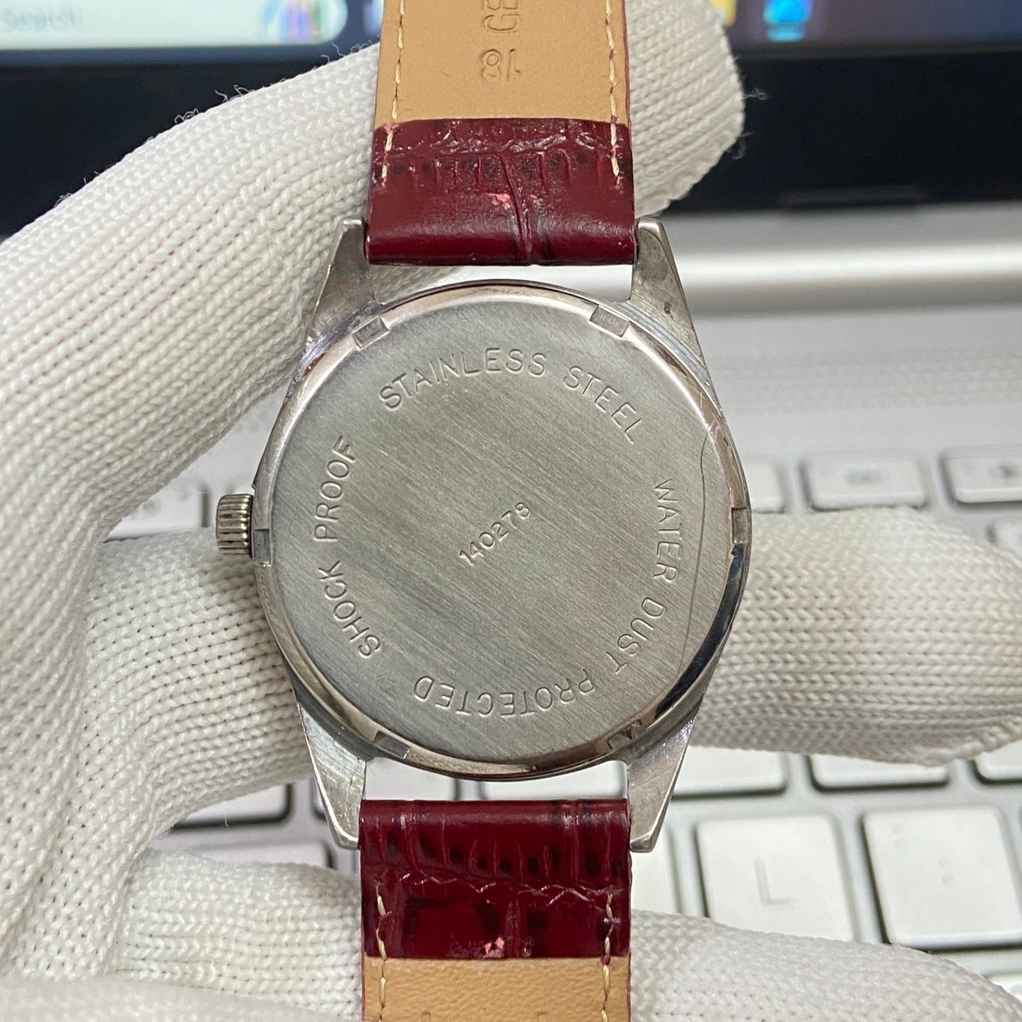 Vintage HMT Janata Gandhi Hand Winding 17 Jewels Red Face Red Band Men's Wrist Watch B34