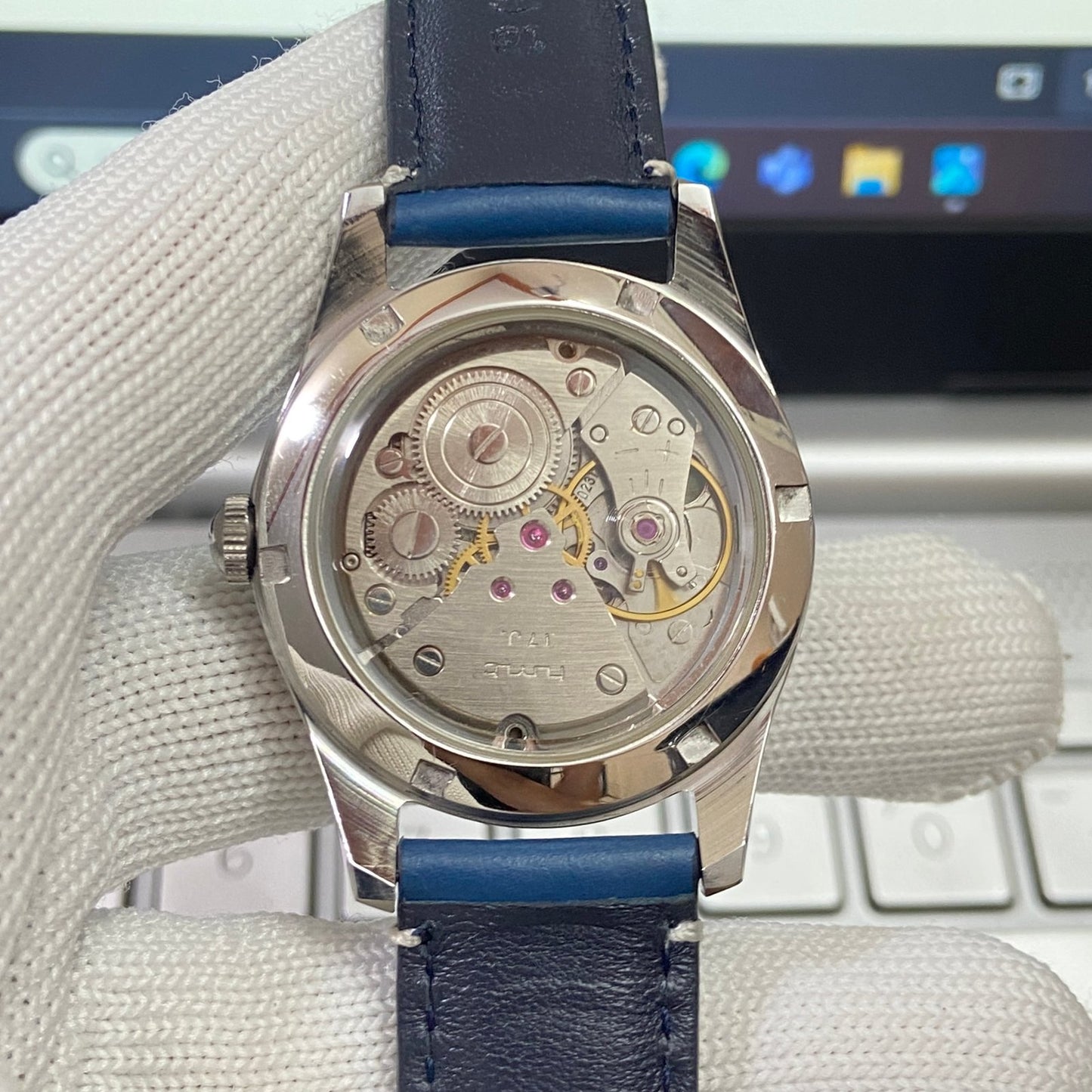 Vintage HMT Gandaberunda Hand Winding 17 Jewels Blue Face Blue Band Men's Wrist Watch B38
