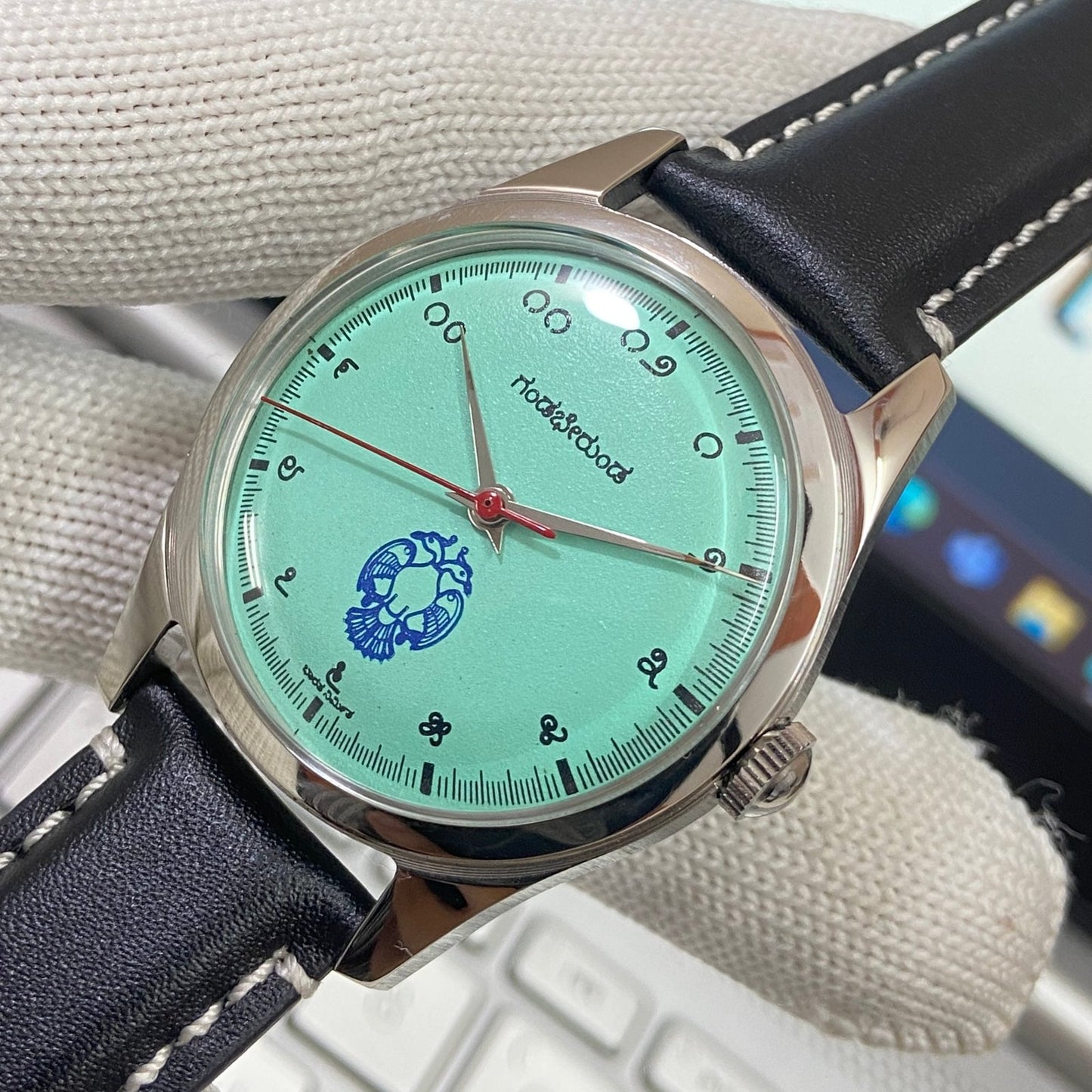 Vintage HMT Gandaberunda Hand Winding 17 Jewels Tiffany Blue Face Black Band Men's Wrist Watch B41