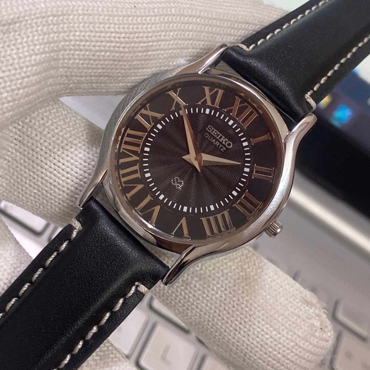 Vintage Seiko Slim Quartz Black Face Black Band Men's Wrist Watch C12