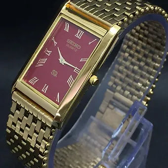 Seiko Slim Rectangular Quartz Red Face Looser Chain Not Adjustable Men's Wrist Watch C61