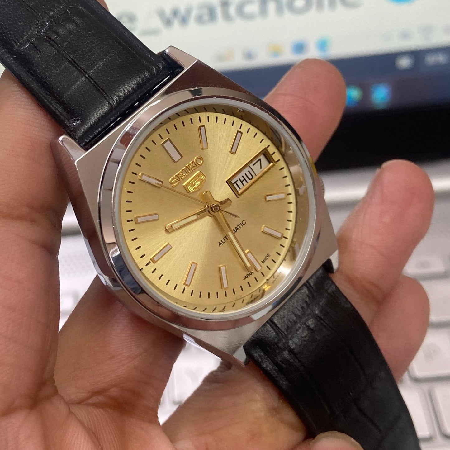 Vintage Seiko 5 Automatic 17Jewels Cal. 6309 Golden Face Black Band Men's Wrist Watch D07