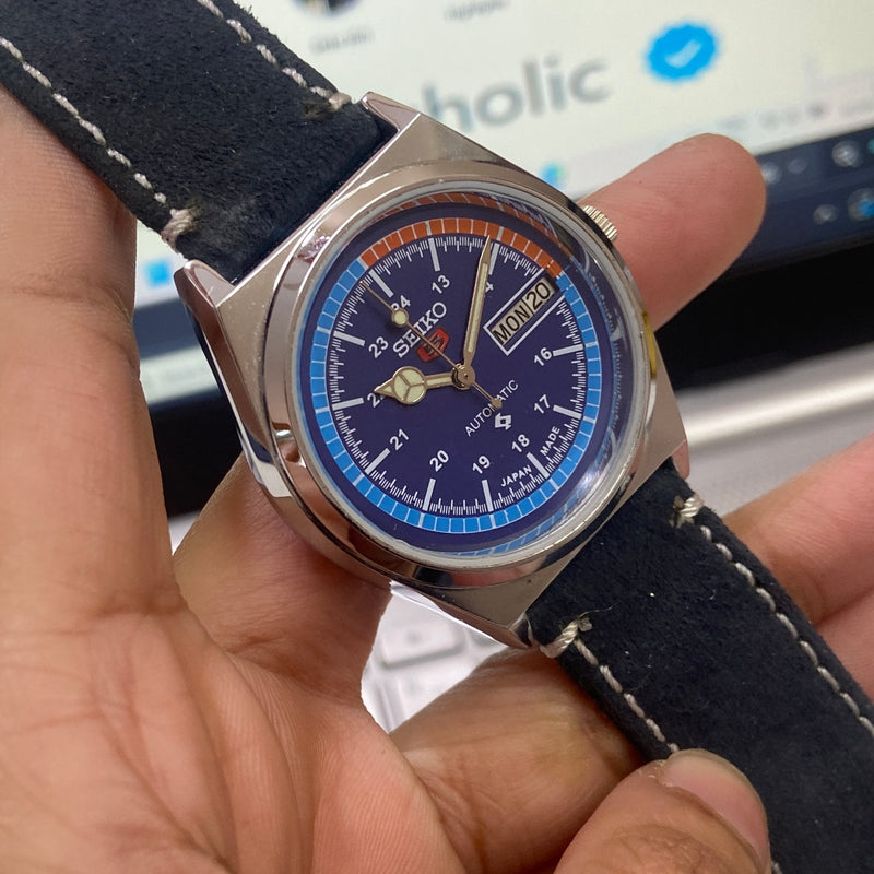 Vintage Mod Seiko 5 Automatic 17 Jewels Cal. 6309 Blue Face Blue Suede Band Day-Date Men's Wrist Watch D27