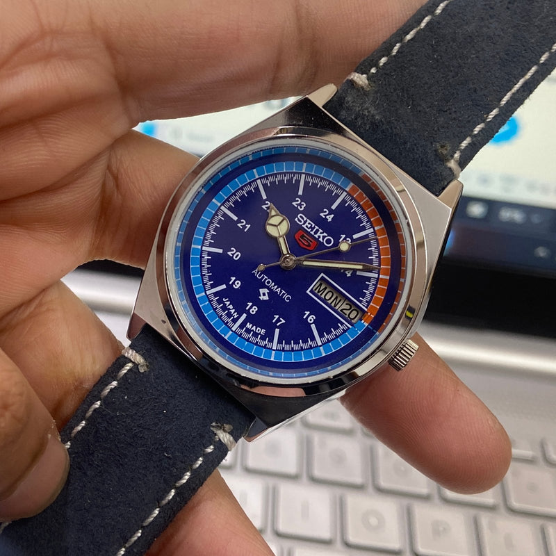 Vintage Mod Seiko 5 Automatic 17 Jewels Cal. 6309 Blue Face Blue Suede Band Day-Date Men's Wrist Watch D28