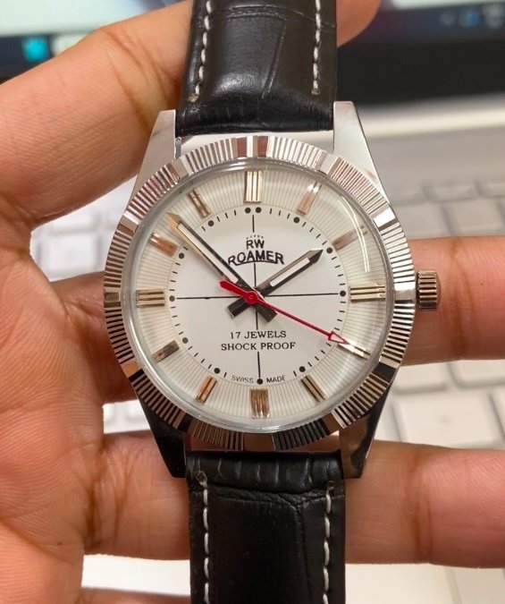Vintage Mod Roamer White Face Silver Case Mechanical Hand Winding 17 jewels Fluted Bezel Black Band Men's Wrist Watch D78