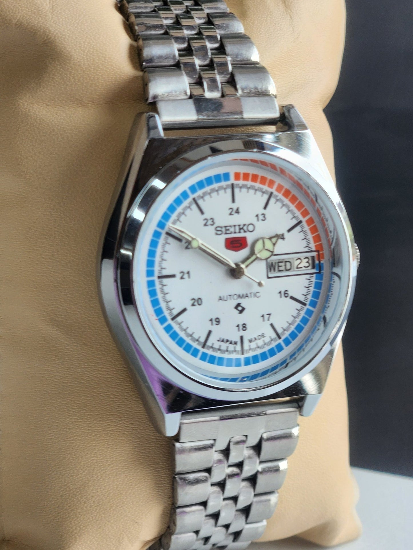 Vintage Mod Seiko 5 Automatic 6309A 17 Jewels Japan Men's Day-Date White Face Wrist Watch E25