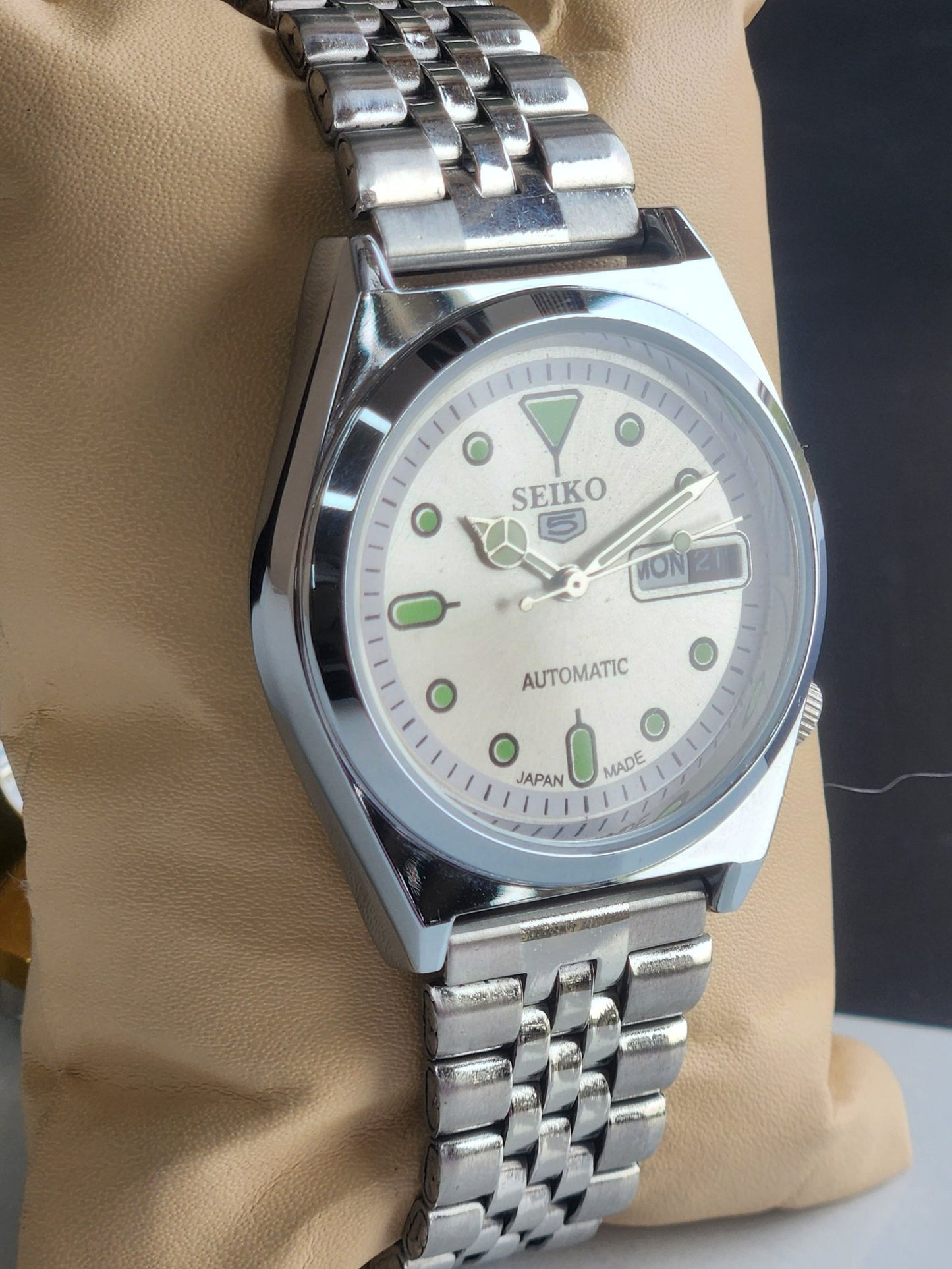 Vintage Mod Seiko 5 Automatic 6309A 17 Jewels Japan Men's Day-Date Silver Face Wrist Watch E26