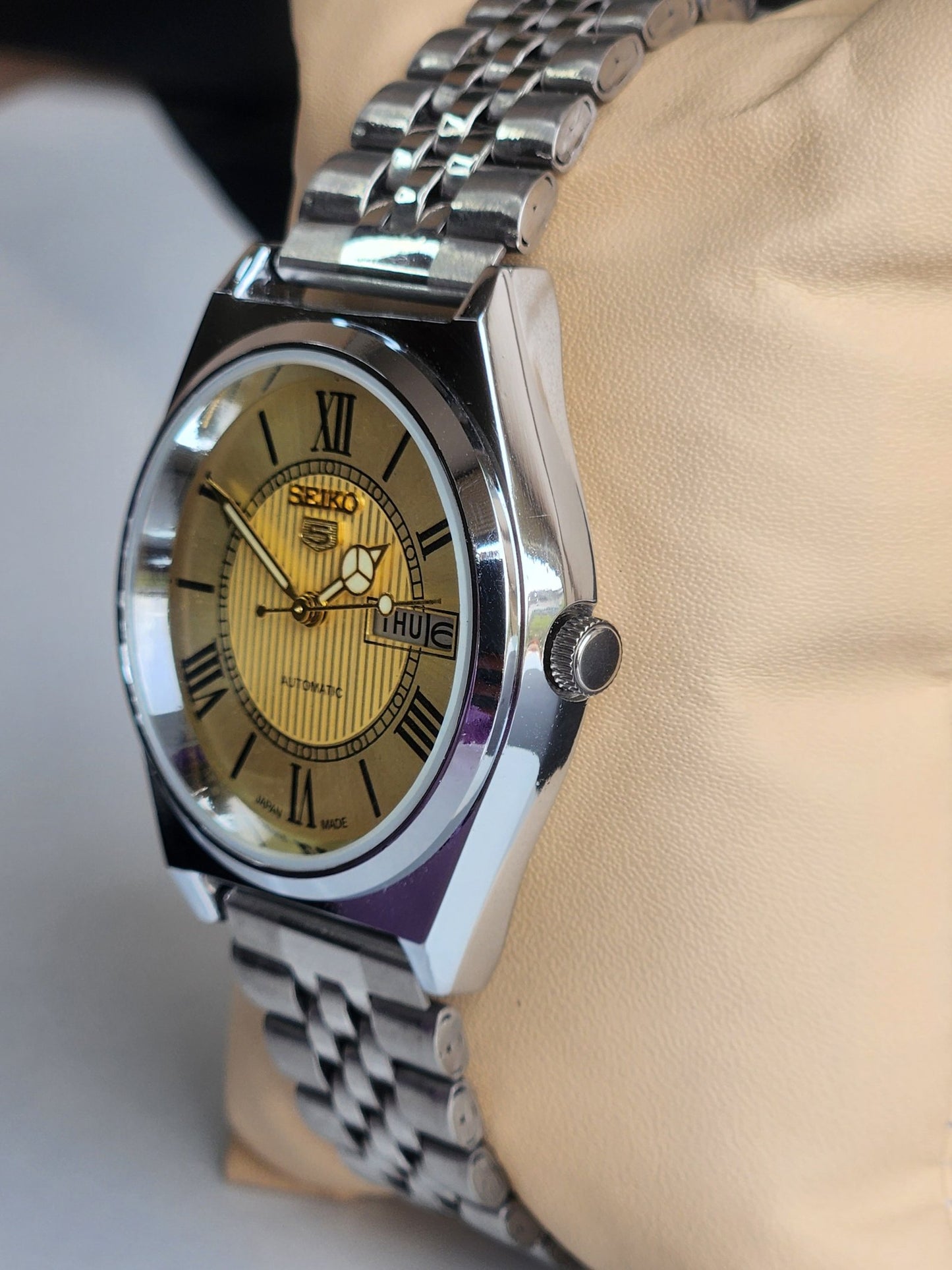 Vintage Mod Seiko 5 Automatic 6309A 17 Jewels Japan Men's Day-Date Golden Face Wrist Watch E29