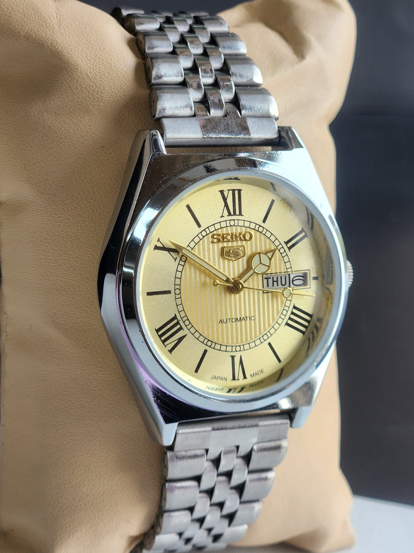 Vintage Mod Seiko 5 Automatic 6309A 17 Jewels Japan Men's Day-Date Golden Face Wrist Watch E29