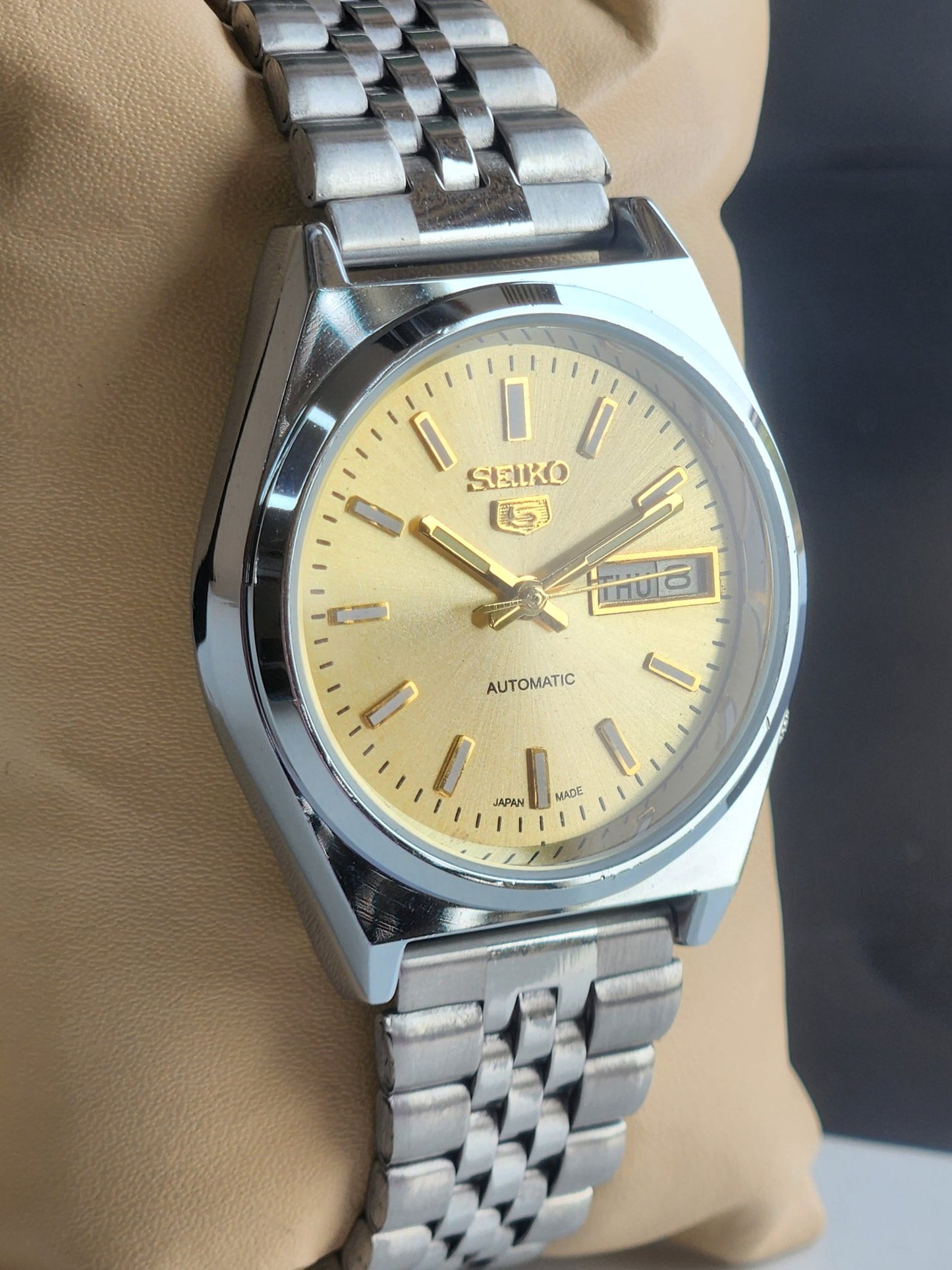 Vintage Mod Seiko 5 Automatic 6309A 17 Jewels Japan Men's Day-Date Golden Face Wrist Watch E30