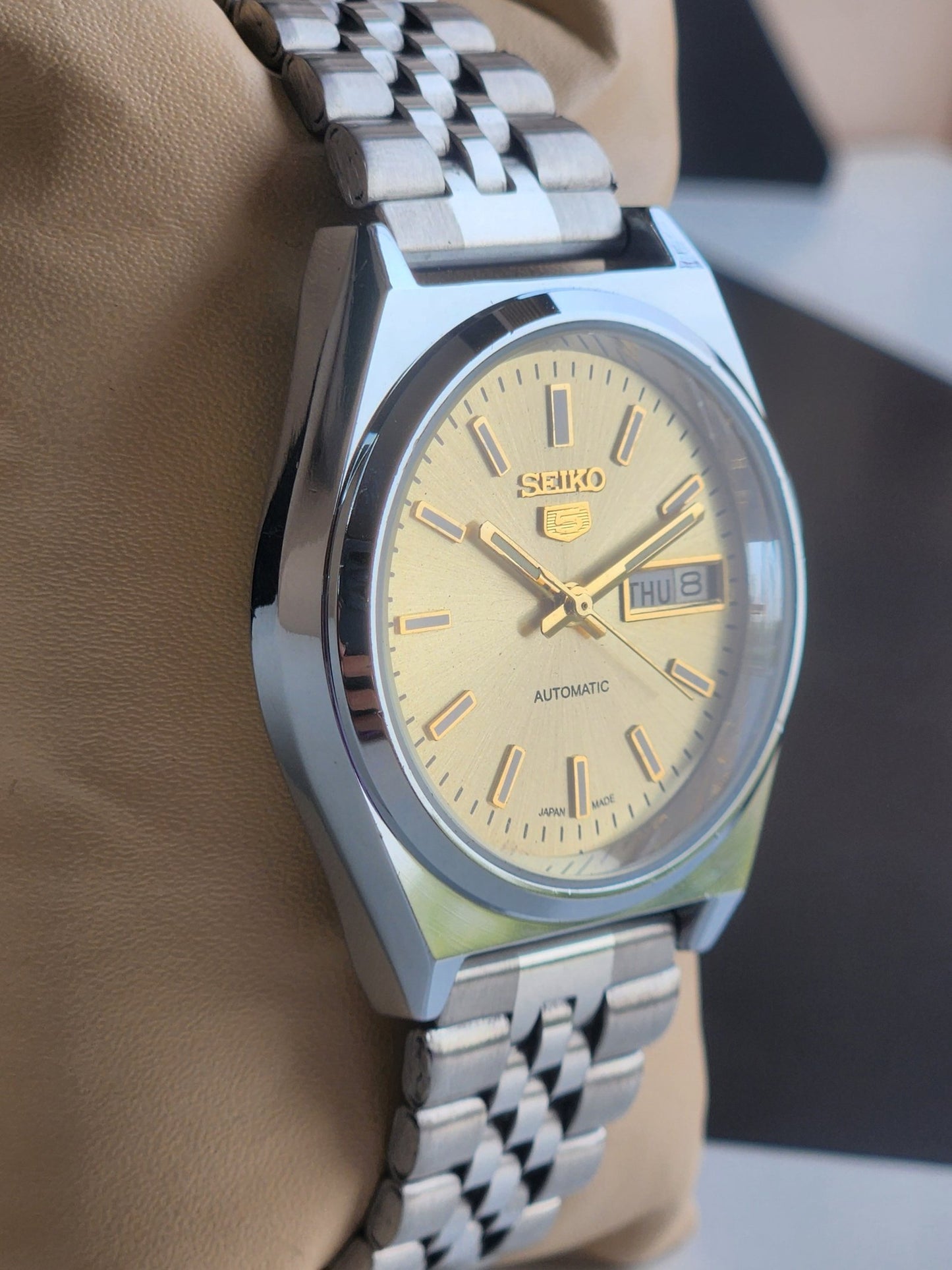 Vintage Mod Seiko 5 Automatic 6309A 17 Jewels Japan Men's Day-Date Golden Face Wrist Watch E30