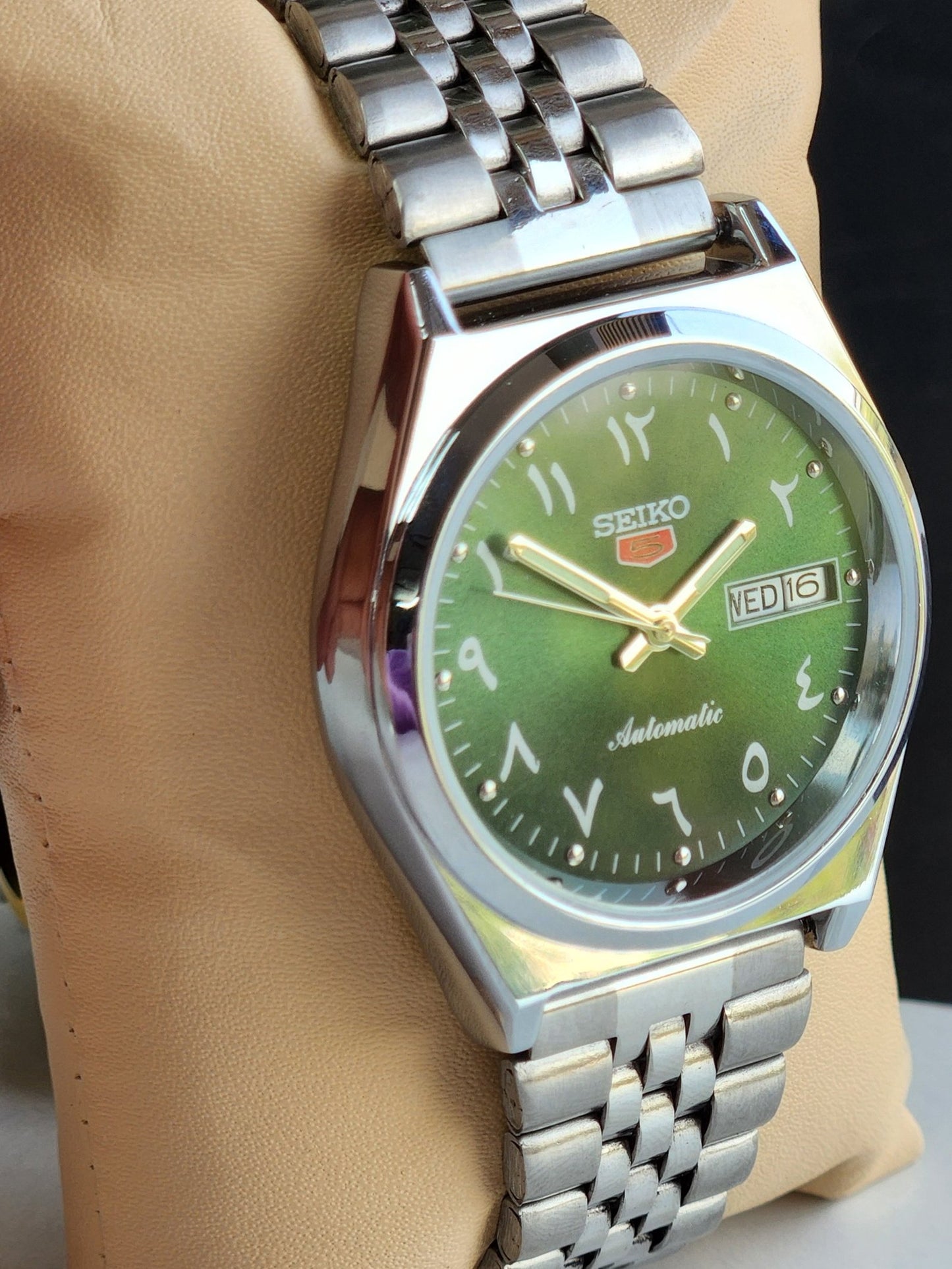 Vintage Mod Seiko 5 Automatic Arabic Green Face 6309A 17 Jewels Japan Men's Day-Date Wrist Watch E35