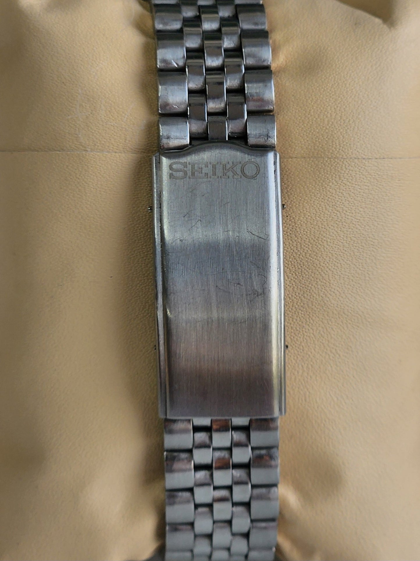 Vintage Mod Seiko 5 Automatic Black Face 6309A 17 Jewels Japan Men's Date Wrist Watch E37