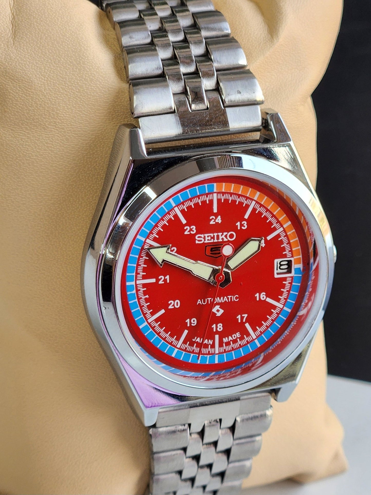 Vintage Mod Seiko 5 Automatic Red Face 6309A 17 Jewels Japan Men's Date Wrist Watch E39