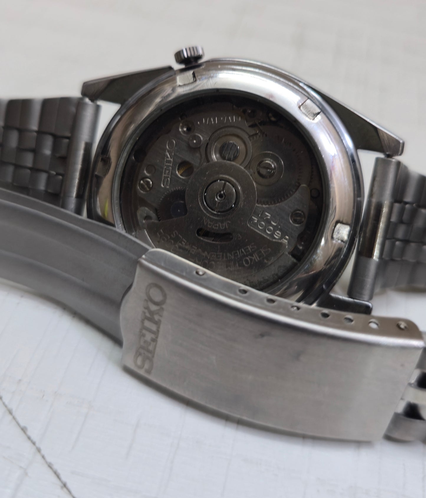 Vintage MOD Seiko 5 Silver Face Automatic Cal. 7009 Day-Date Men’s Wrist Watch D021
