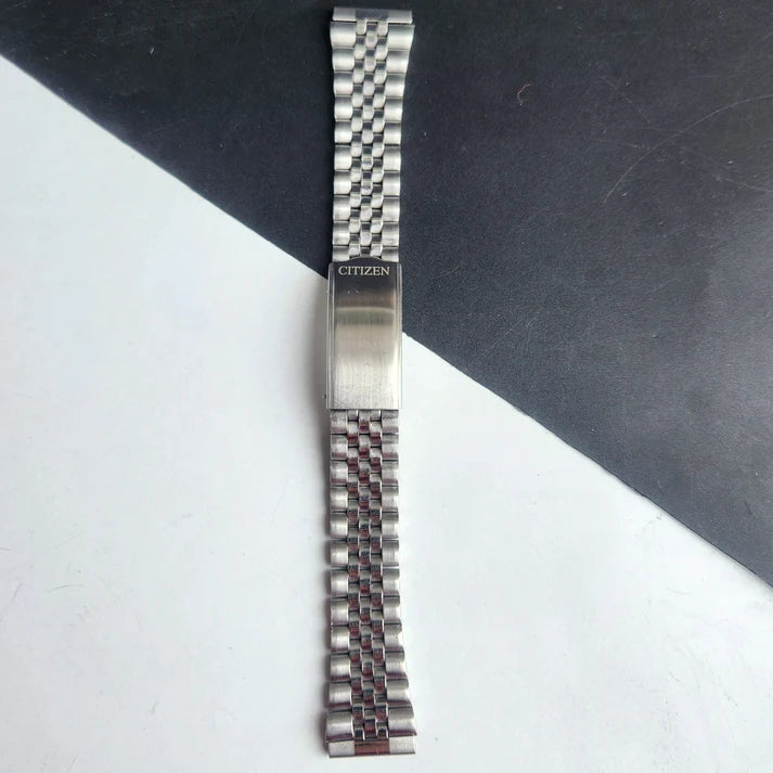 Vintage Mod Arabic Seiko 5 Automatic 17 Jewels Cal. 7009 Silver Face Brown Leather Band Day-Date Men's Wrist Watch S69
