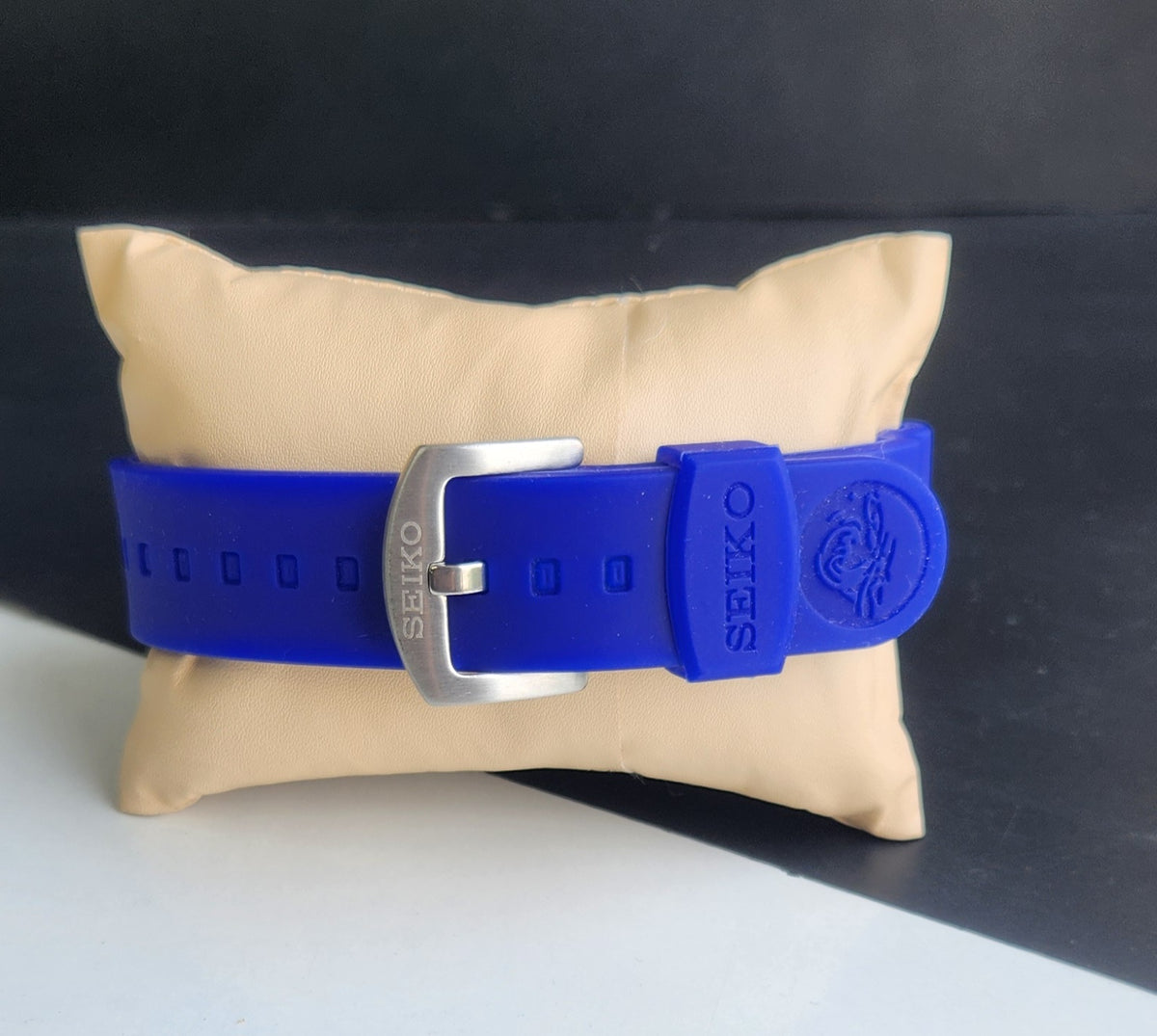 Vintage MOD Seiko Turtle Automatic Blue Face Cal. 6309 Blue Silicone Strap Day-Date Men's Wrist Watch E57