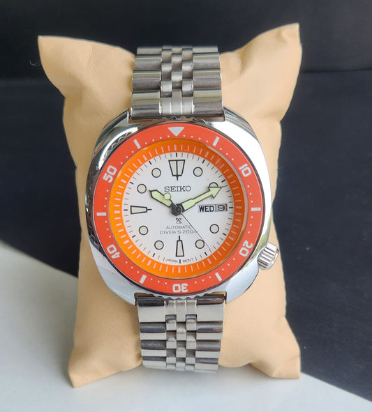 Vintage Seiko Turtle Automatic White Face Cal. 6309 Jubilee Bracelet Day-Date Men's Wrist Watch E60