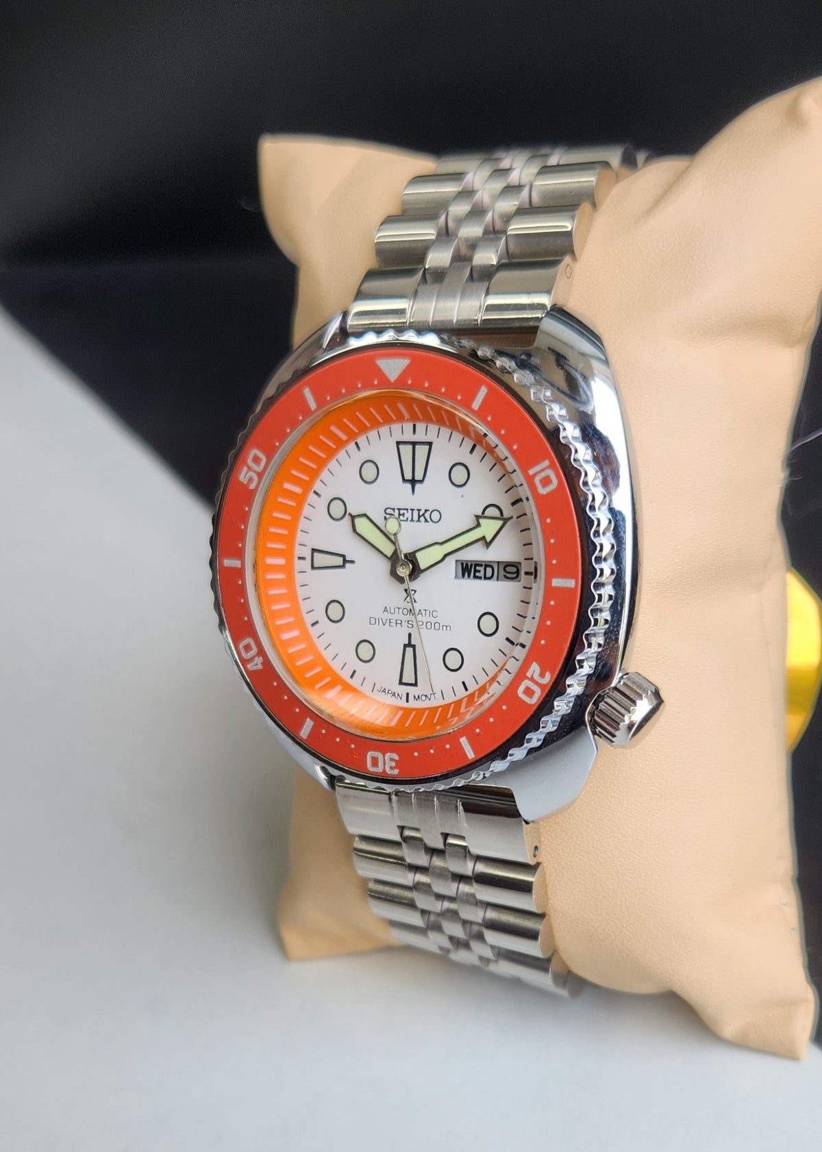 Vintage MOD Seiko Turtle Automatic White Face Cal. 6309 Jubilee Bracelet Day-Date Men's Wrist Watch E60