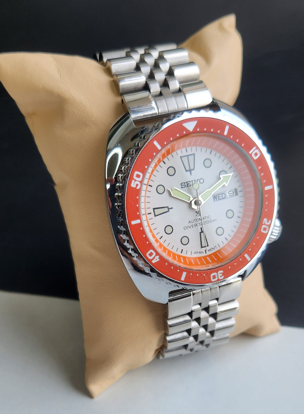 Vintage MOD Seiko Turtle Automatic White Face Cal. 6309 Jubilee Bracelet Day-Date Men's Wrist Watch E60