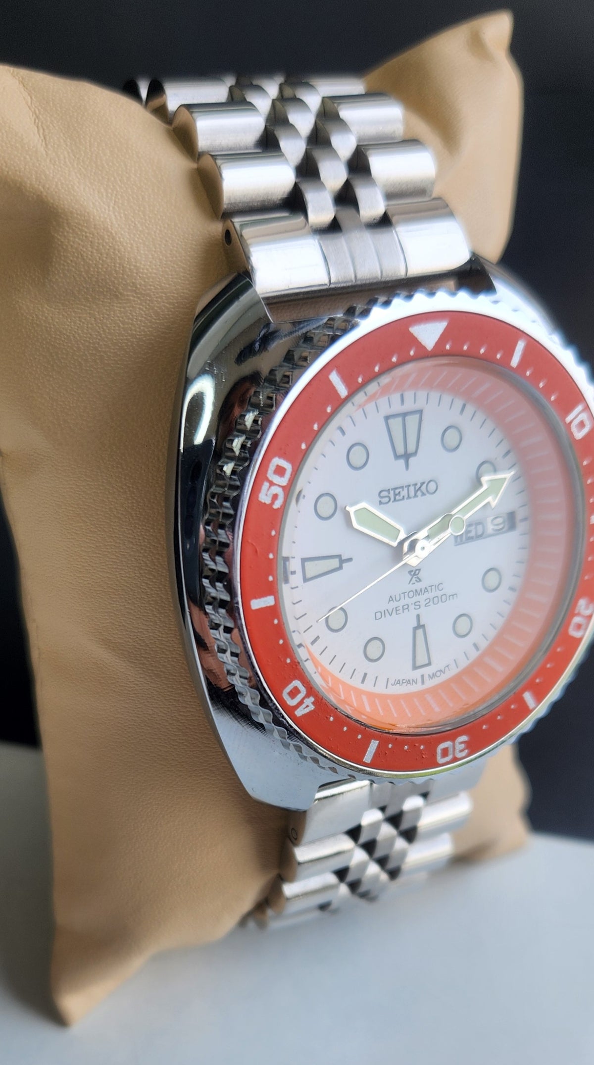 Vintage MOD Seiko Turtle Automatic White Face Cal. 6309 Jubilee Bracelet Day-Date Men's Wrist Watch E60