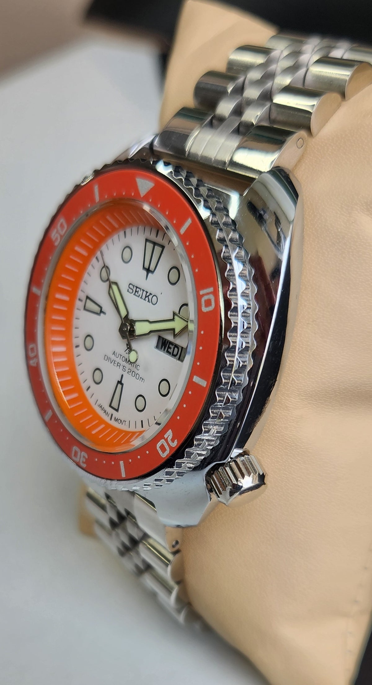 Vintage MOD Seiko Turtle Automatic White Face Cal. 6309 Jubilee Bracelet Day-Date Men's Wrist Watch E60