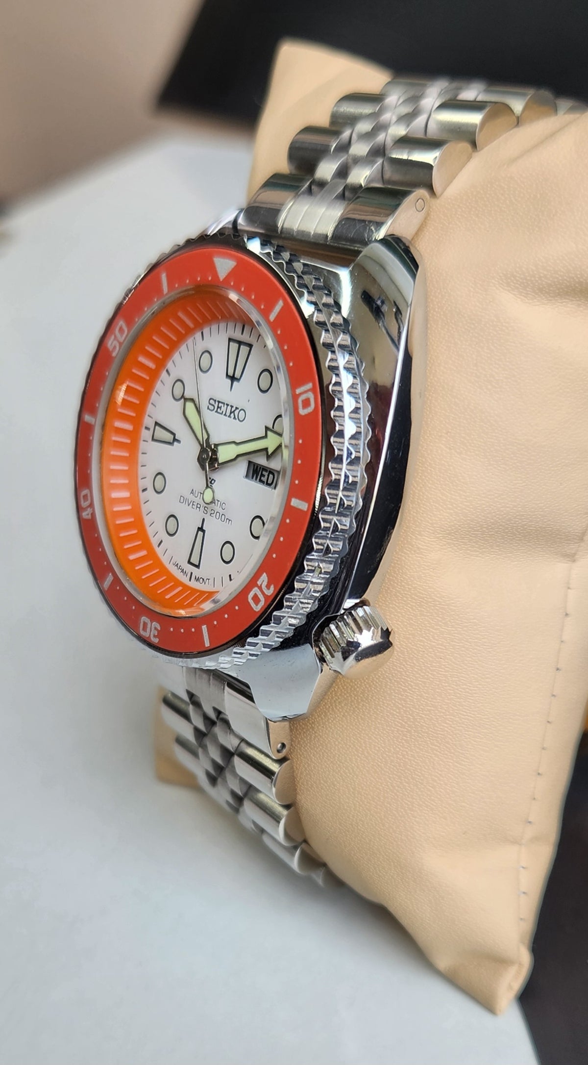 Vintage MOD Seiko Turtle Automatic White Face Cal. 6309 Jubilee Bracelet Day-Date Men's Wrist Watch E60