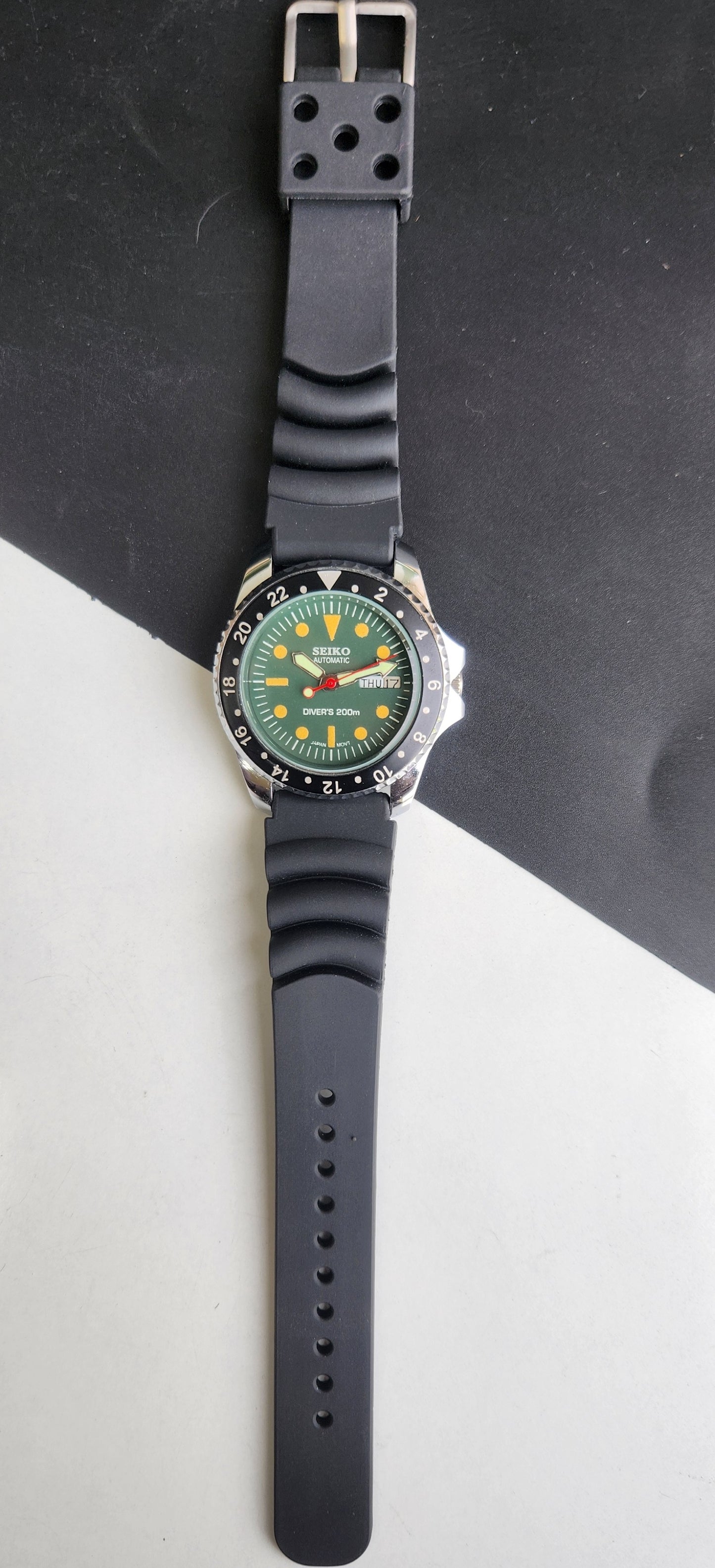 Vintage Seiko Diver Automatic Cal. 6309 17 Jewels Green Face Black Silicone Strap Rotating Bezel Men's Wrist Watch E62