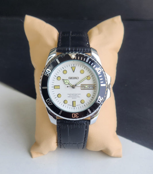 Vintage Seiko Marine Master Automatic White Face Cal. 6319 21 Jewels Black Rotating Bezel Black Leather Strap Men's Wrist Watch E64