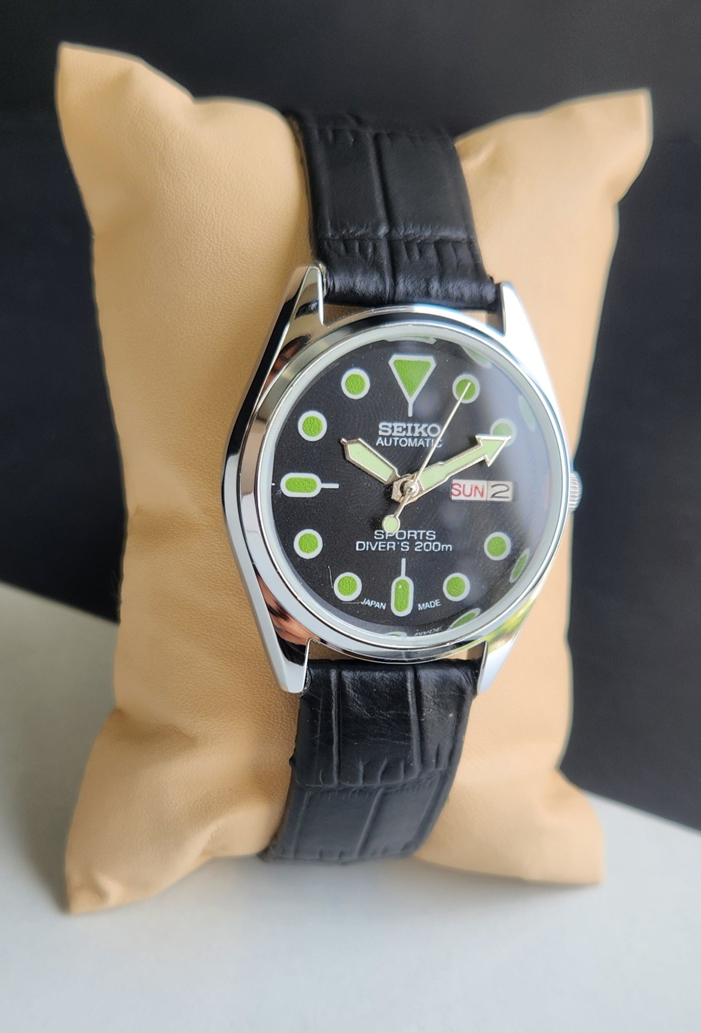 Vintage Mod Seiko 5 Automatic 6309A 17 Jewels Japan Men's Day-Date Black Face Wrist Watch E65