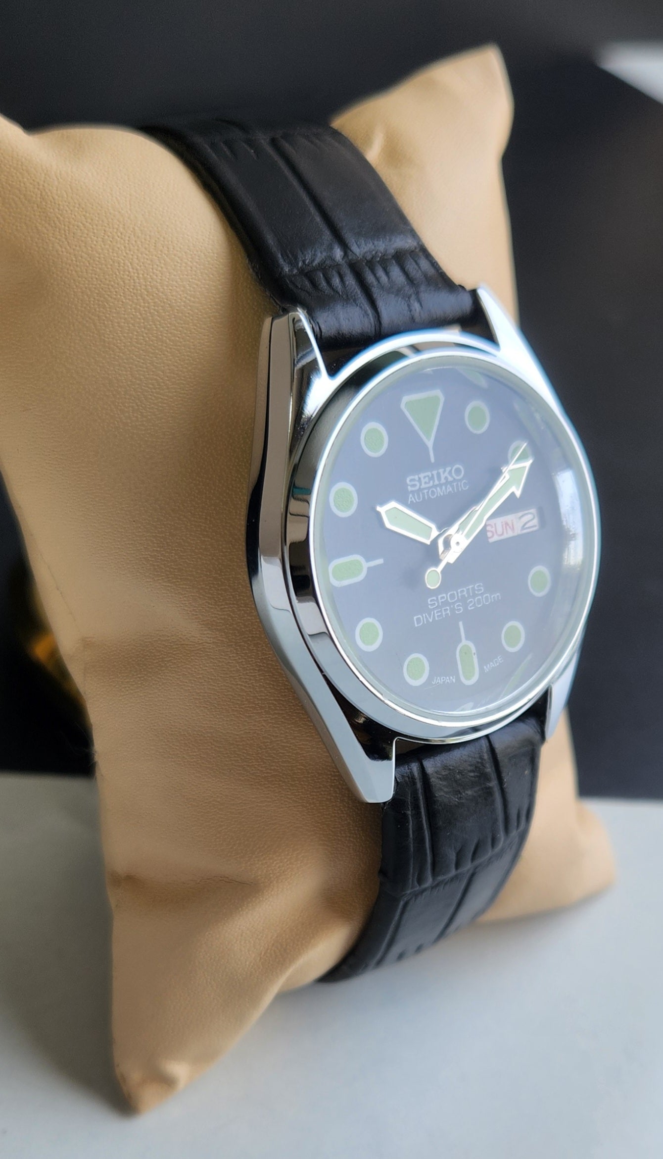 Vintage Mod Seiko 5 Automatic 6309A 17 Jewels Japan Men's Day-Date Black Face Wrist Watch E65