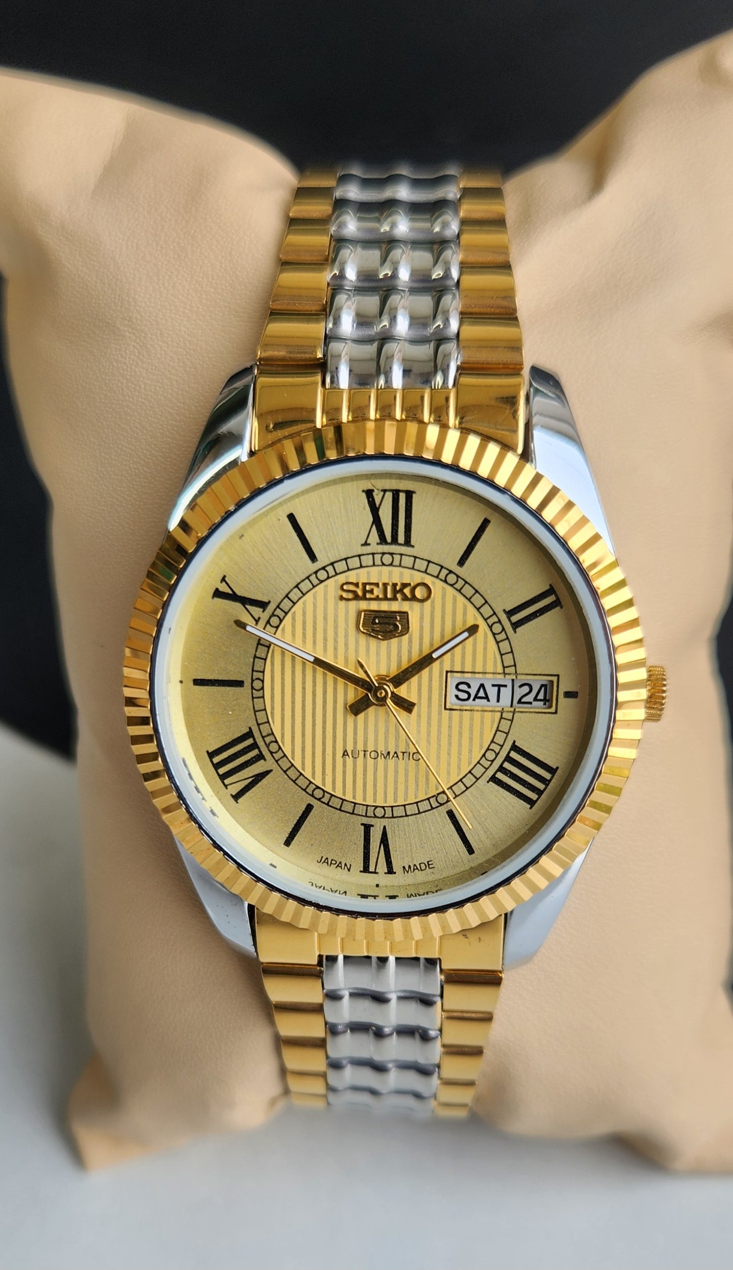 Vintage Mod Seiko Automatic 17 Jewels Cal. 6309 Golden Face Fix Bezel Two Tone Men's Wrist Watch E66