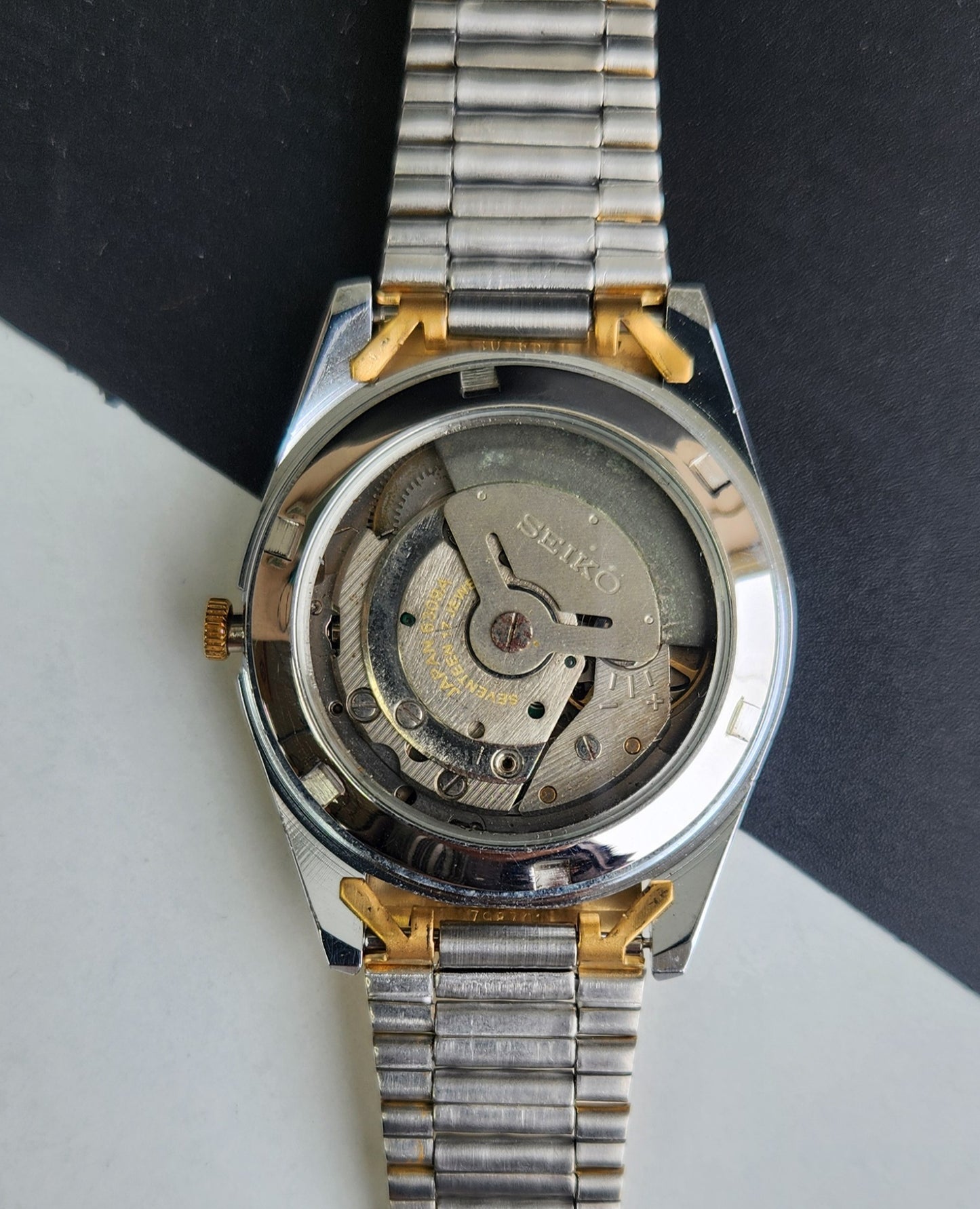 Vintage Mod Seiko Automatic 17 Jewels Cal. 6309 Golden Face Fix Bezel Two Tone Men's Wrist Watch E66