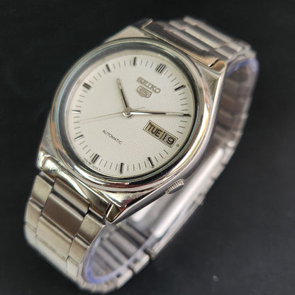Vintage 1977 Original Seiko 5 Automatic 7009-3070 White Face 17 Jewels Day-Date Japanese Men's Wrist Watch EG02