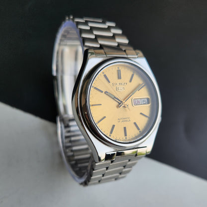 Vintage 1985 Original Seiko 5 Automatic 7009-3111 Golden Face 17 Jewels Day-Date Japanese Men's Wrist Watch EG03
