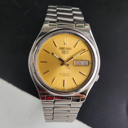 Vintage 1985 Original Seiko 5 Automatic 7009-3111 Golden Face 17 Jewels Day-Date Japanese Men's Wrist Watch EG03