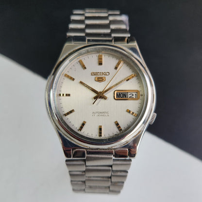 Vintage 1985 Original Seiko 5 Automatic 7009-3171 Gray Face 17 Jewels Day-Date Japanese Men's Wrist Watch EG04