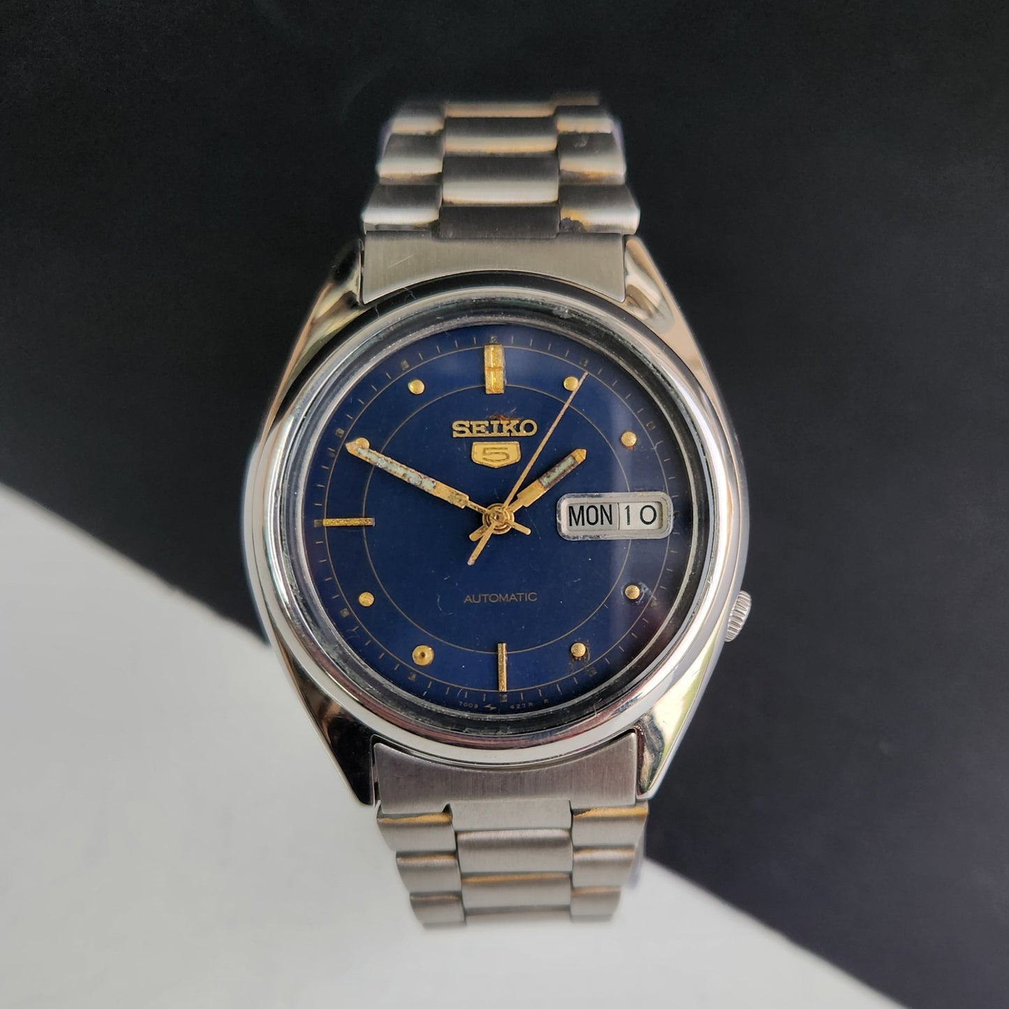 Vintage 1985 Original Seiko 5 Automatic 7009-3040 Blue Face 17 Jewels Day-Date Japanese Men's Wrist Watch EG05